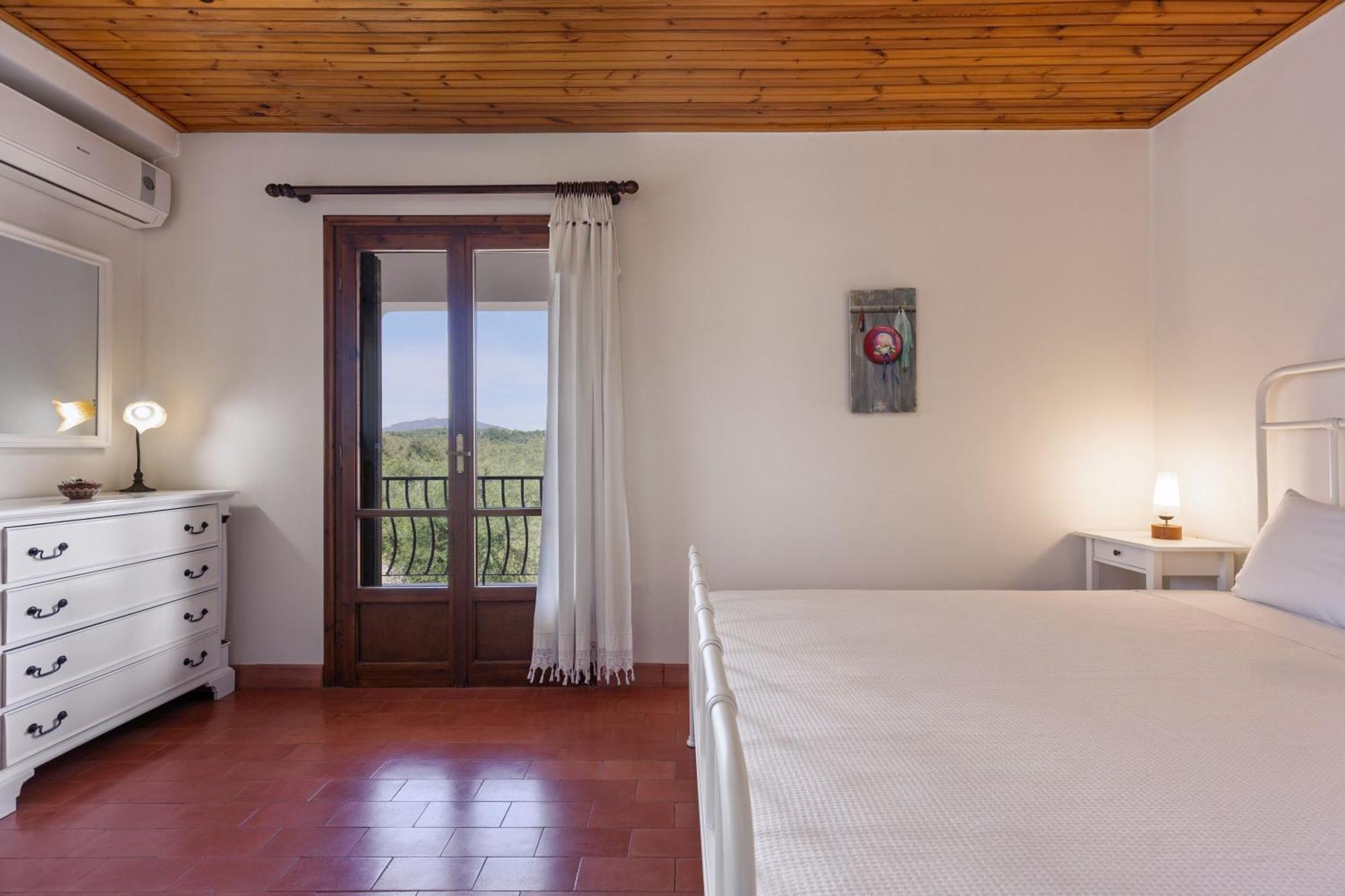 Villa Lola - 3 Bedrooms & Private Pool Lithakia  Exterior photo