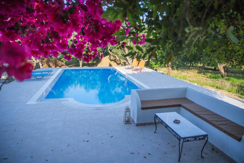 Villa Lola - 3 Bedrooms & Private Pool Lithakia  Exterior photo
